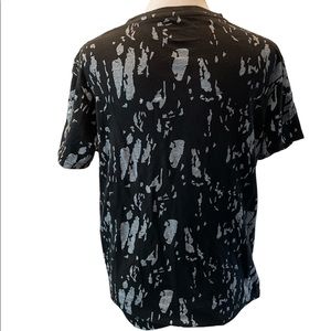 Phat Farm Black with Gray Graffiti Print Short Sleeved Crew Neck Tee Boys XL